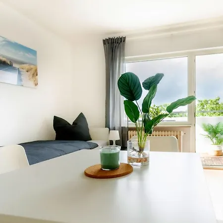 Apartman With Balcony In