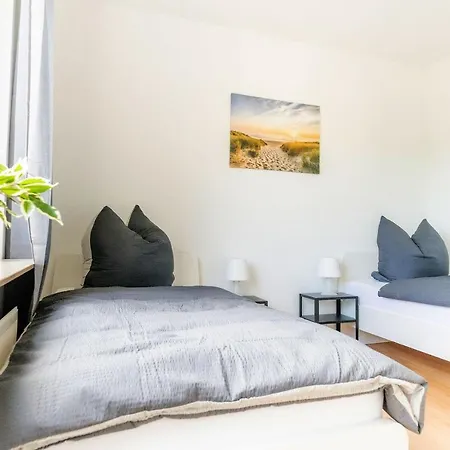 With Balcony In Apartman *